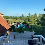 Tünde Nene Apartamento Zánka