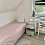 Tünde Nene *