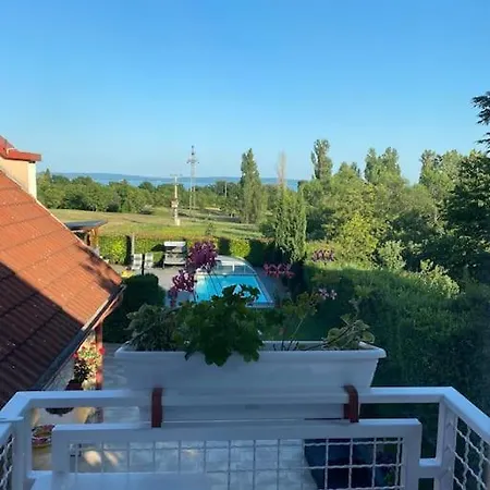 Tuende Nene Appartamento Zánka