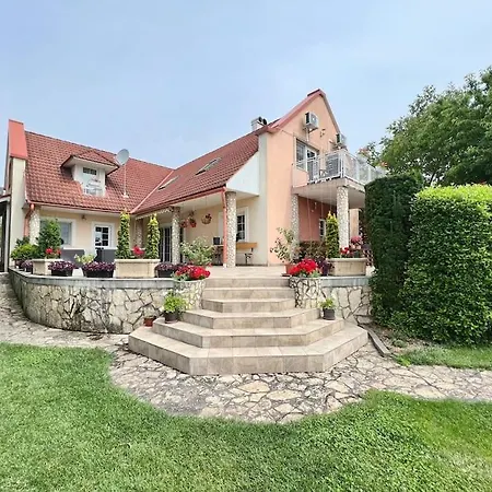 Tünde Nene Apartamento